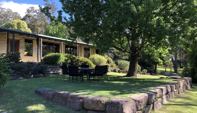 Castella Country Retreat- Rustic Charm in the Heart of Yarra Valley Wine Country