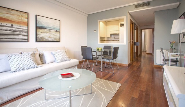 CASTELLANA PARKING 1 BEDROOM - 03