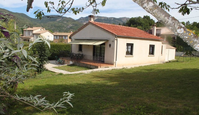 CASTELLANE GORGES DU VERDON HOUSE WITH LARGE GARDEN