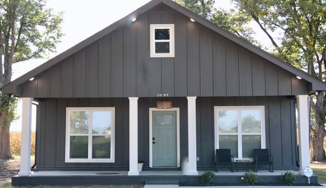 Caster, Steel Bend Guest Houses: Caster