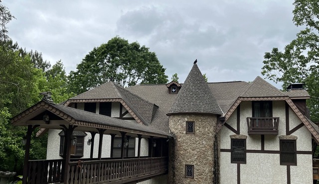 Castle<5 min. to LakePoint, sleeps10, very spacious, Mountain Views, private