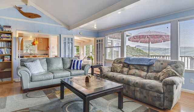 Castle Crag ~ Breathtaking River Ocean Views, Spa, Dog Friendly!