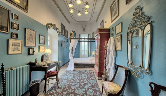 Castle 'Domaine De Fajac La Selve' with Mountain View, Wi-Fi and Air Conditioning