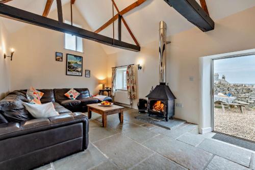 Castle Forge 4-Bedroom Historic Purbeck Forge in Kingston, Corfe Castle, Sleeps 7