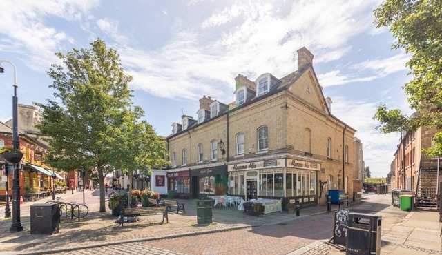 Castle Garden View - Two Steps from Central Rochester High Street