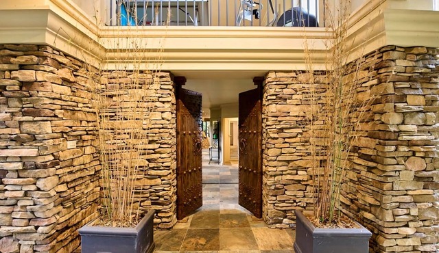 Castle in Ferny Creek with Pool