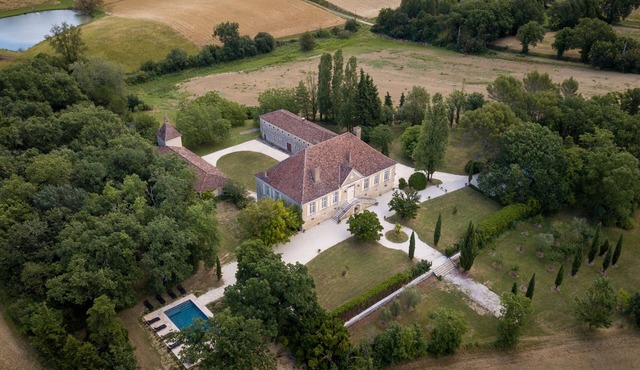 Castle - Mansion with private pool. 4* classified by Gites de France.