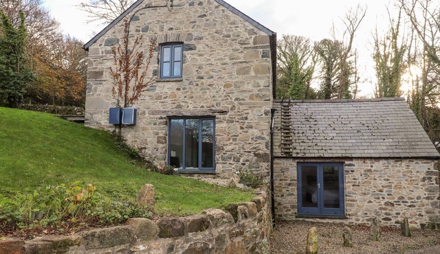 CASTLE MILL, pet friendly, with a garden in Newport, Pembrokeshire