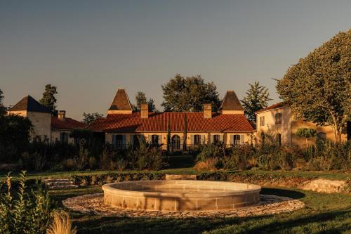 Castle near Saint Emilion with services included