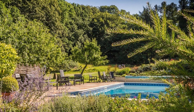 Castle of Comfort Hotel & Restaurant