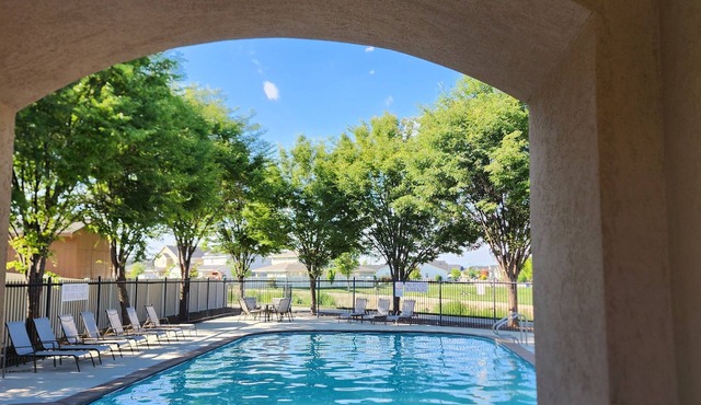 Castle Peak home w/HOT TUB, GAME ROOM + COMMUNITY POOL.