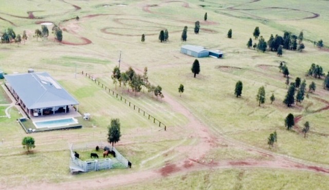 Castle Rock Farm Stay and Ride!