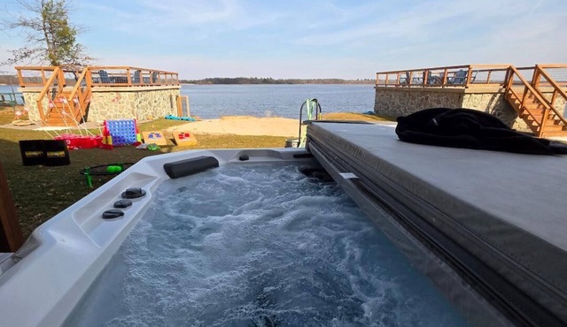 Castle Rock Lake Front | Pontoon | Private Beach | Billards Table