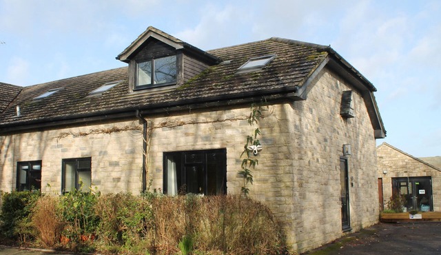 CASTLE VIEW ANNEX, pet friendly, with a garden in Corfe Castle