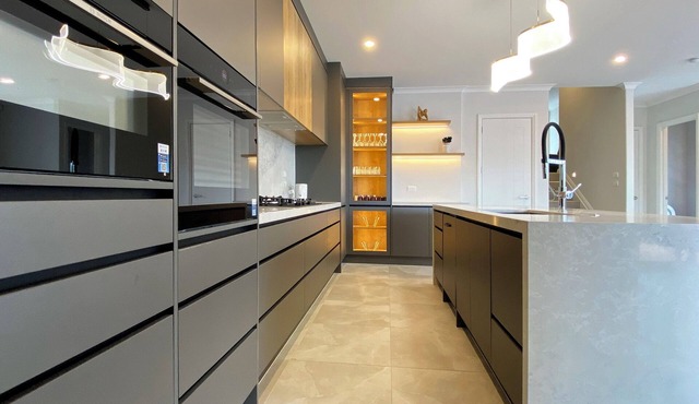 Castlebane New Home 350sqm, 7ACs, Large Deck, View