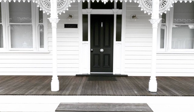 Castlebar - Superior Boutique Accomodation - Steps to Pakington Street