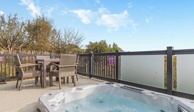 Castleton Premier Lodge