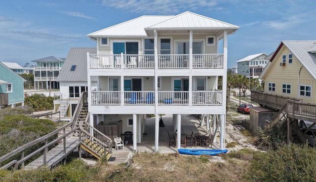 Casual Beach Front with New Owners: Lots of updates!