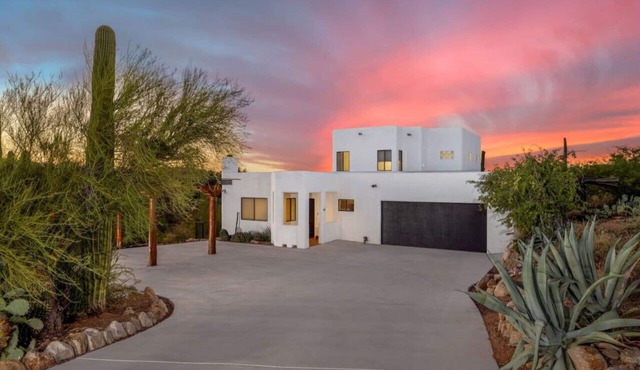 Cat Foothills+Mountain Views/Garage/3 BR 2 BA