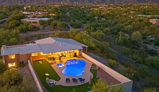 Catalina Foothills Family Friendly Stunning Views Heated Pool Spa Sleeps 16