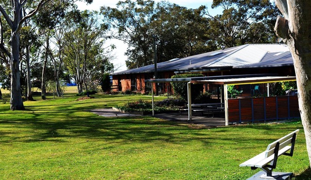 CATALINA LAKEFRONT RETREAT Large group accommodation 2 wings Pelican Kookaburra