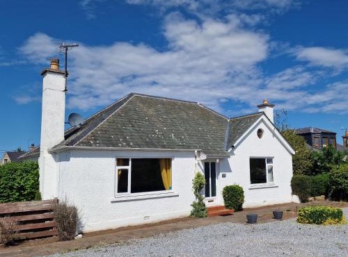 Catalina - Modern 2 bedroom bungalow