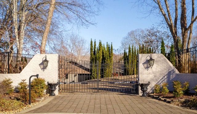 Catania's Lake House