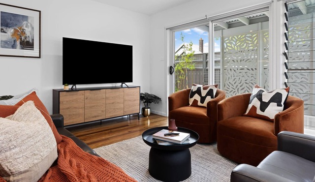 Catch the Breeze - Pet Friendly Townhouse