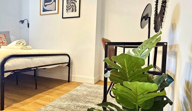 Cathays Apartments No.2 by Switchback Stays