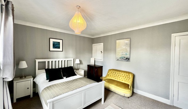 Cathedral Quarter - sleeps 8