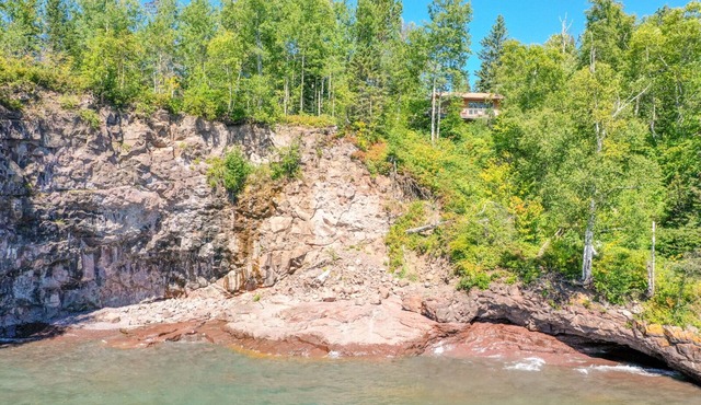 Cathy`s Cove - Lake Superior - Lutsen, MN