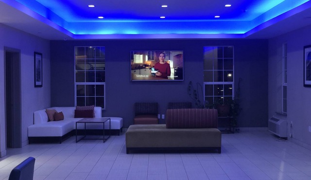 Catoosa Inn & Suites