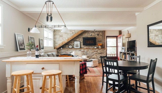 Catskill Chalet: Serene Mountain Escape