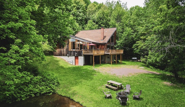 Catskill Mountain Cabin - Hot Tub, Sauna, Game Room and Pond, min. to ski & town