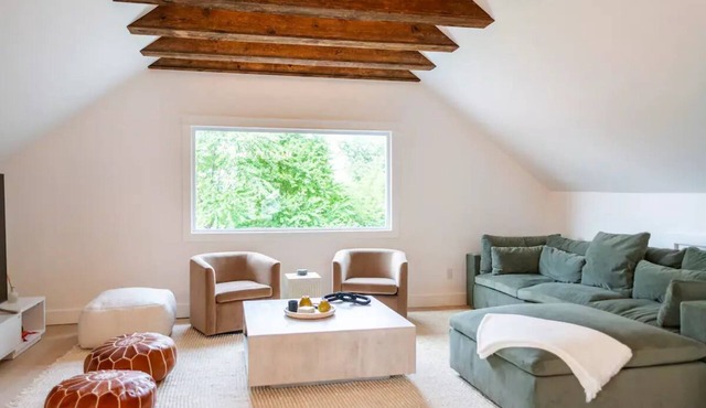 Catskill Penthouse center of town