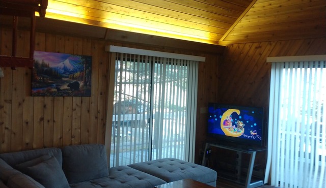 Catskill Retreat! hot tub, pet friendly special offer!