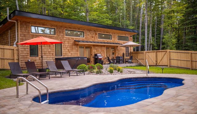 Catskills Cabin Near HITS Saugerties POOL + HOT TUB Fenced Yard Pet Friendly