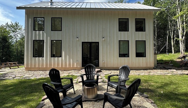 Catskills Cabin - Outdoor Fire Pit, Grill, and Views