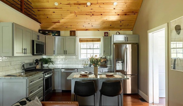 Catskills Getaway: Cozy Cabin with Fire Pit