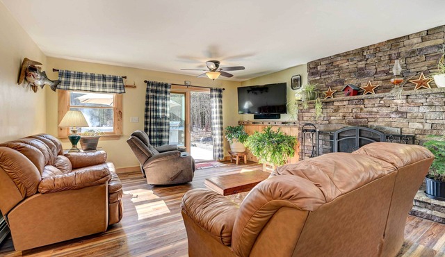 Catskills Getaway w/Hot Tub on 45 Acres!