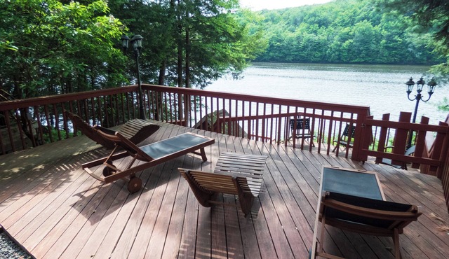 Catskills Lakefront Escape with Hot Tub
