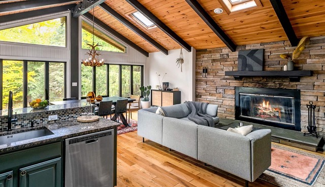 Catskills Mountain Cabin with Hot Tub and Fire Pit - 2025 Rental of the Year