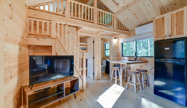 Catskills Tiny Home Cabin: Surrounded by Nature!