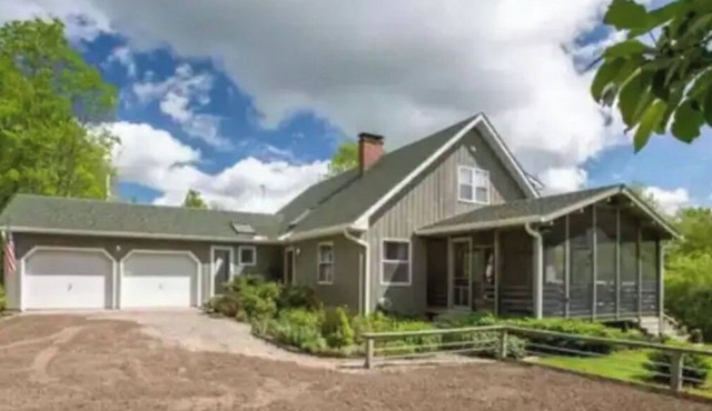 Catskills Waterfall Retreat, Hot Tub, Pond, Views