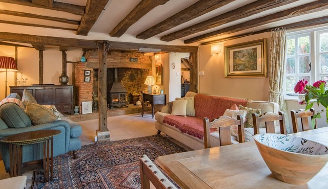 Catslide Cottage - a holiday let that sleeps 8 guests in 4 bedrooms