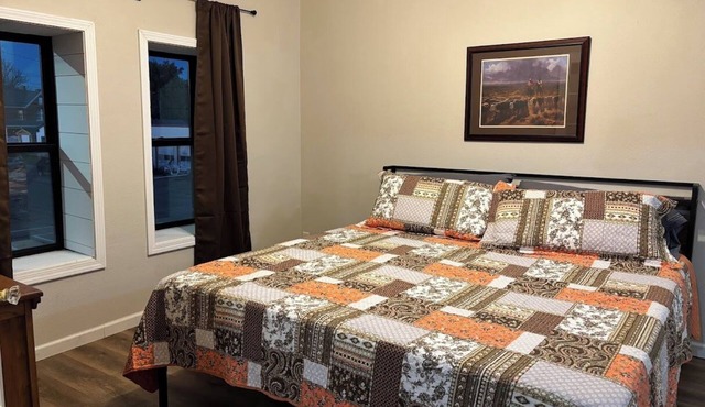 Cattlemen’s Quarters 3 Bed 2 Bath Apartment