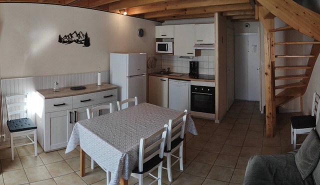 CAUTERETS, beautiful T3 in residence, 4/6 people, 2 bedrooms, private parking.