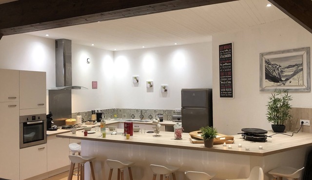 Cauterêts Grand Appart 130M² on the ground floor 4Ch + game room, American kitchen living room