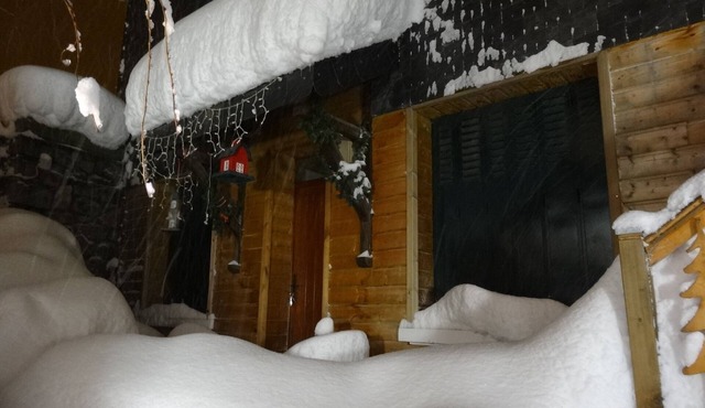 Cauterets unusual cottage heated pool, WIFI