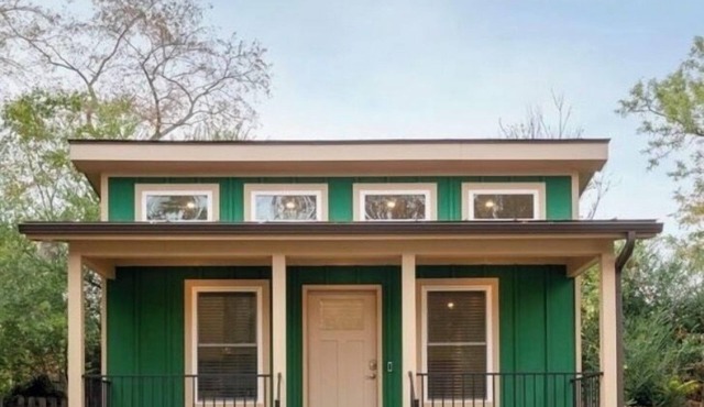 Cavalier Cottage - Walk to UVA Grounds and Hospital!